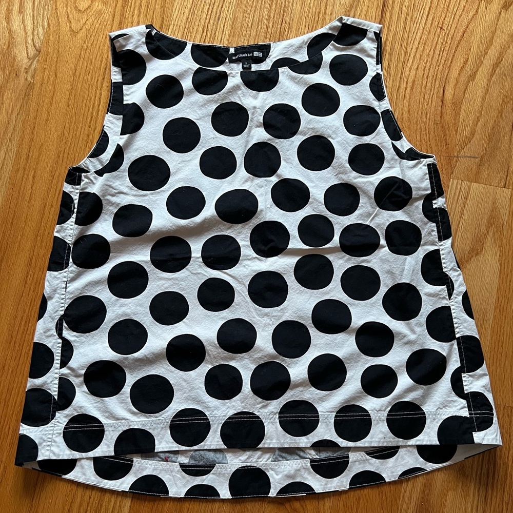 Marimekko x Uniqlo - polka dot sleeveless cotton top | size M | high low bottom